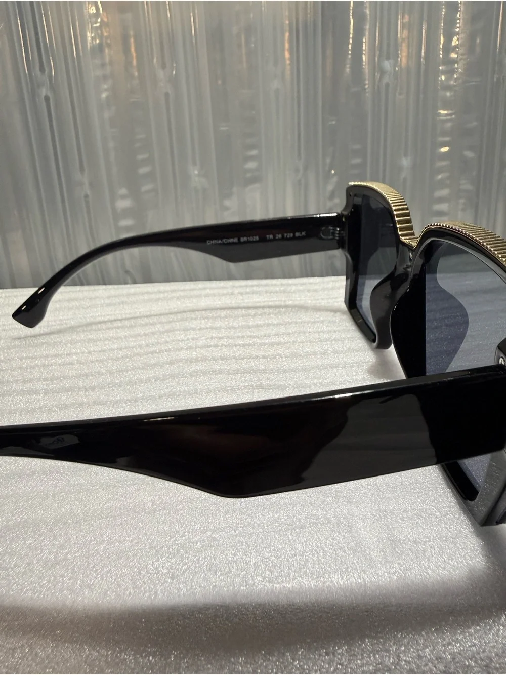 NWT True Religion Gold Trim Square Sunglasses Black SR1025-Unisex